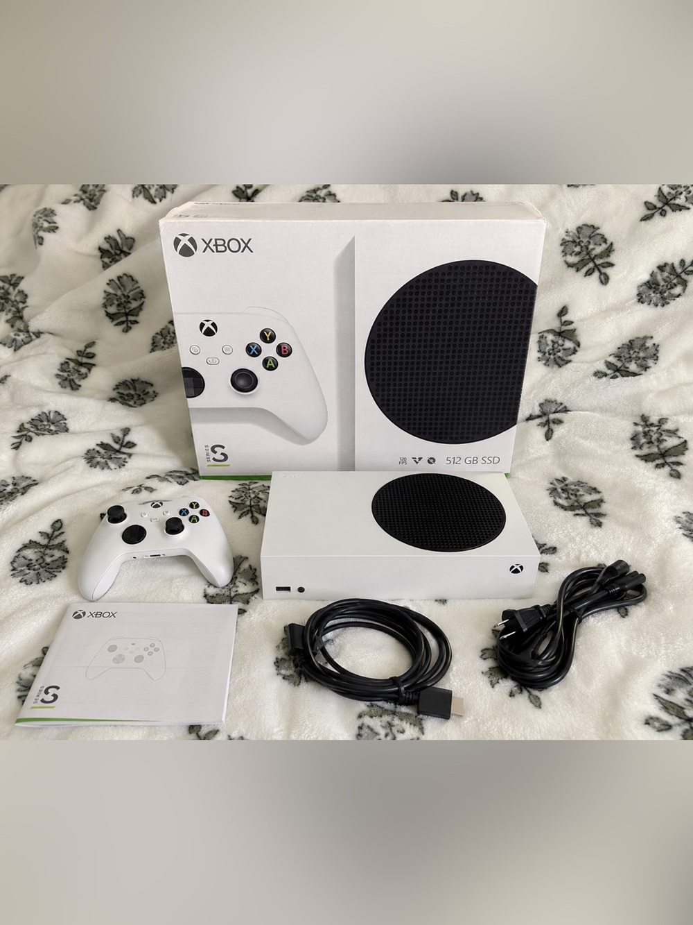 🎮 Xbox Series S 512GB console in great working condition!